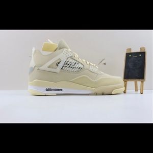 R: Jordan 4 Retro Off-White Sail